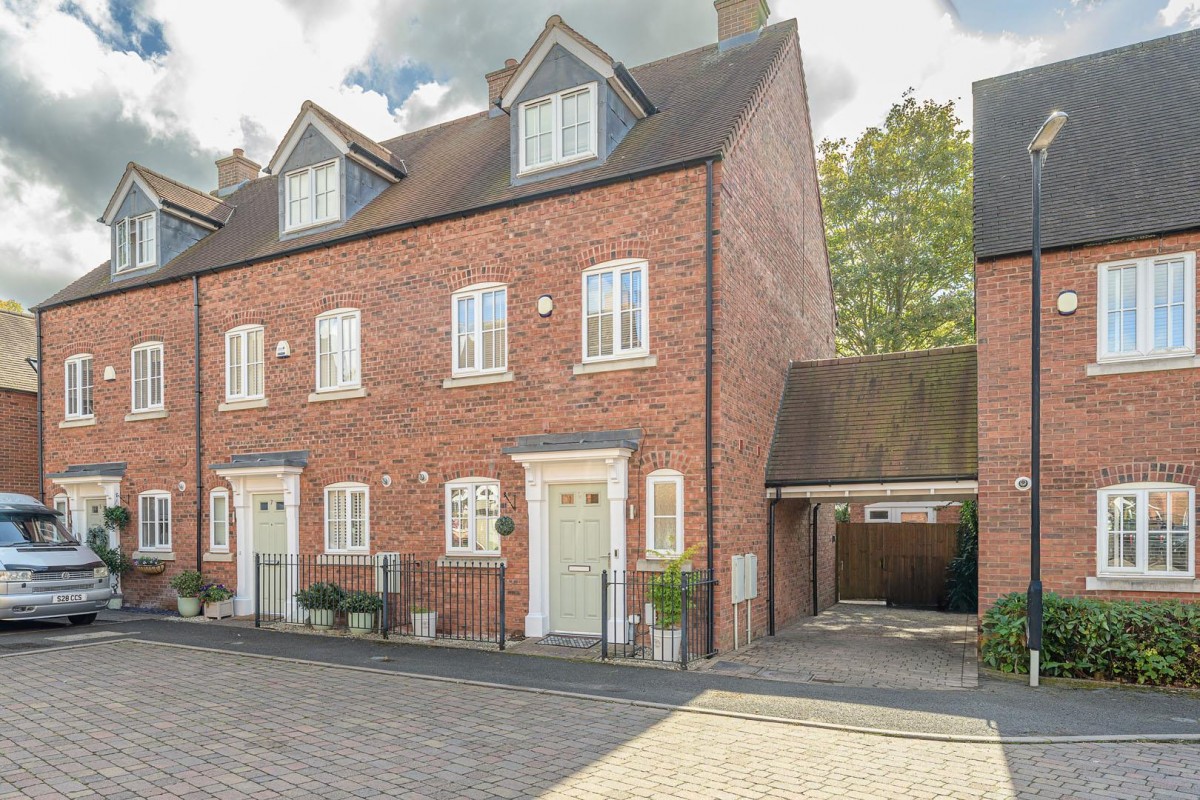 Stanham Close, Wombourne, WV5 9JL