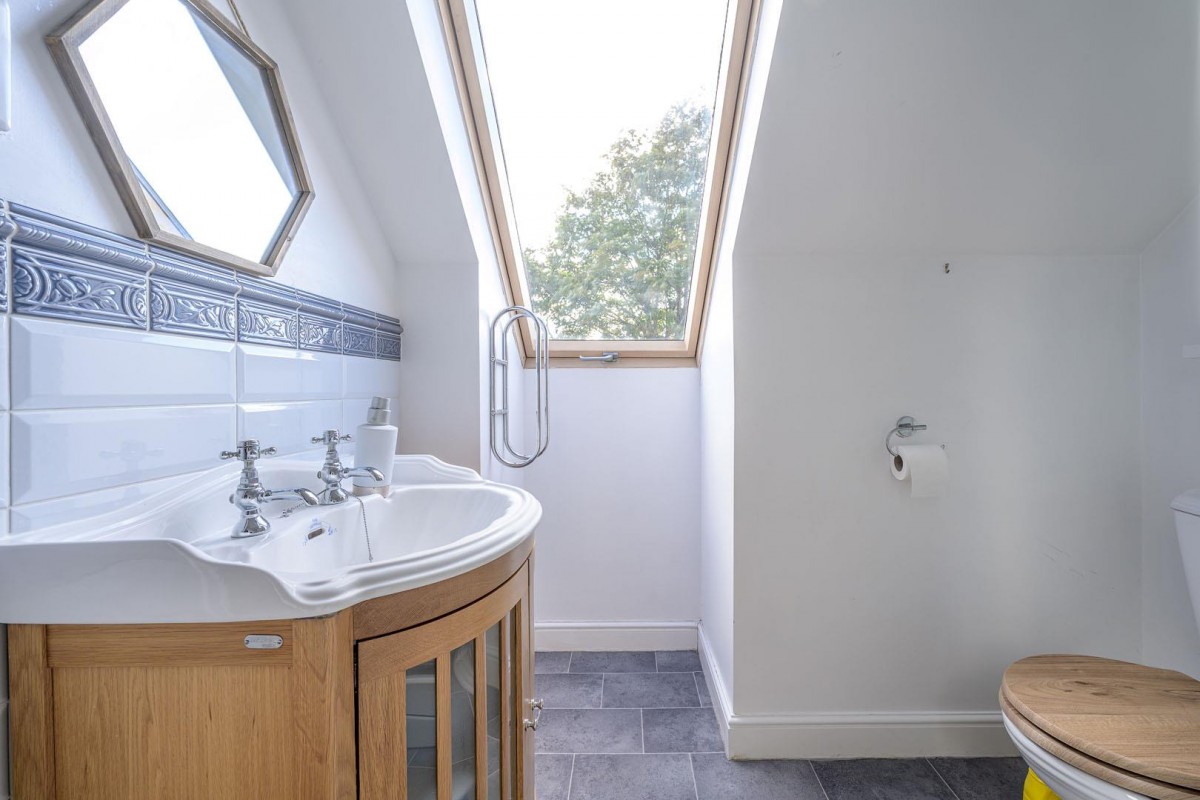 Stanham Close, Wombourne, WV5 9JL