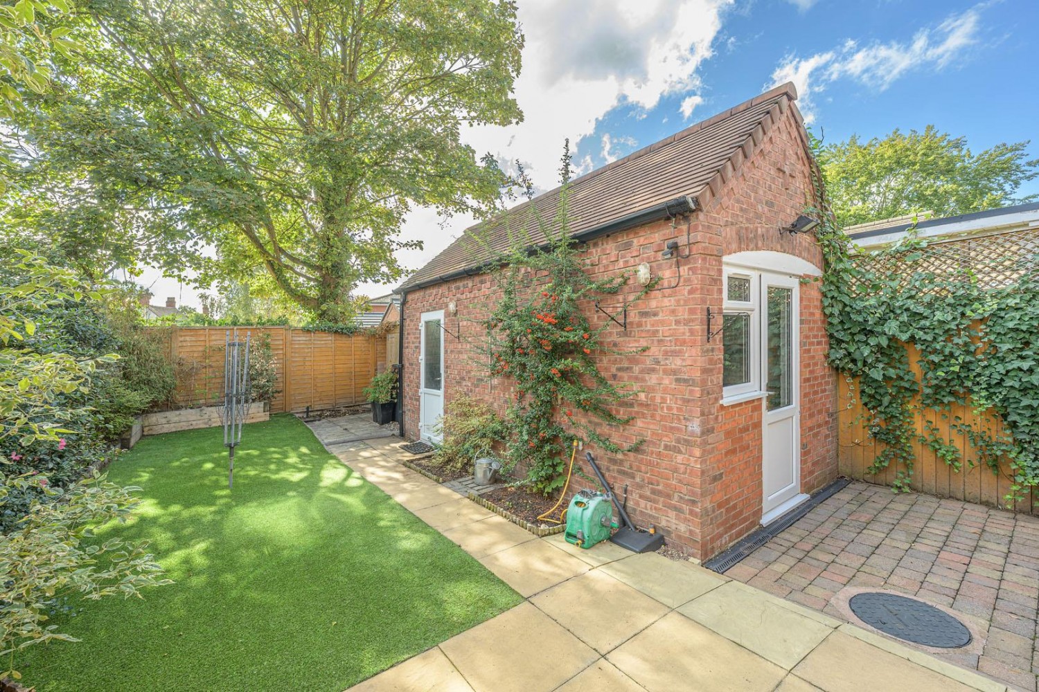 Stanham Close, Wombourne, WV5 9JL