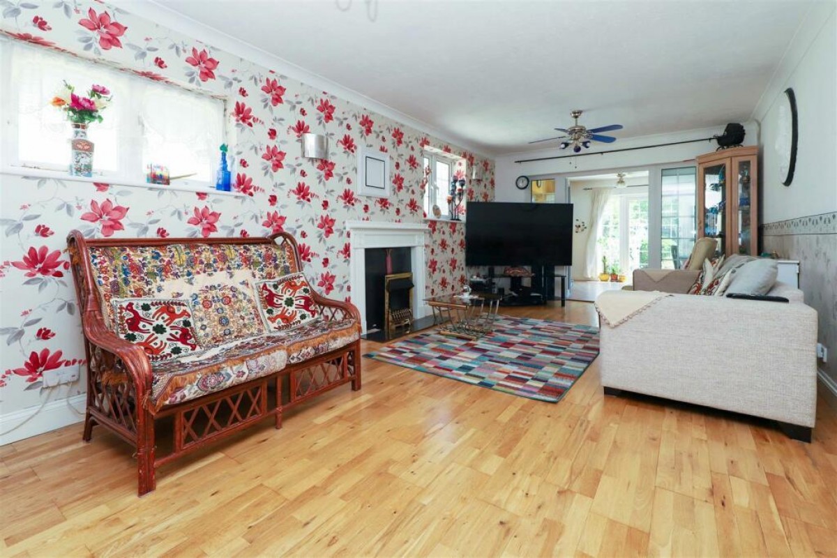 Copperfield Avenue, Hillingdon, UB8 3NX