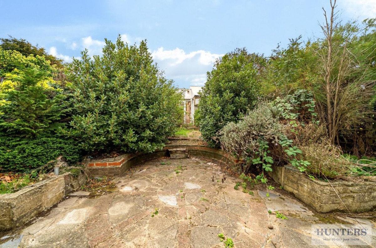 Iris Crescent, Bexleyheath, Kent, DA7 5QB