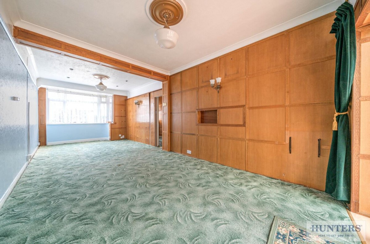 Iris Crescent, Bexleyheath, Kent, DA7 5QB