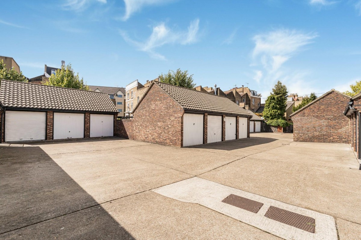 Allendale Close, London, SE5