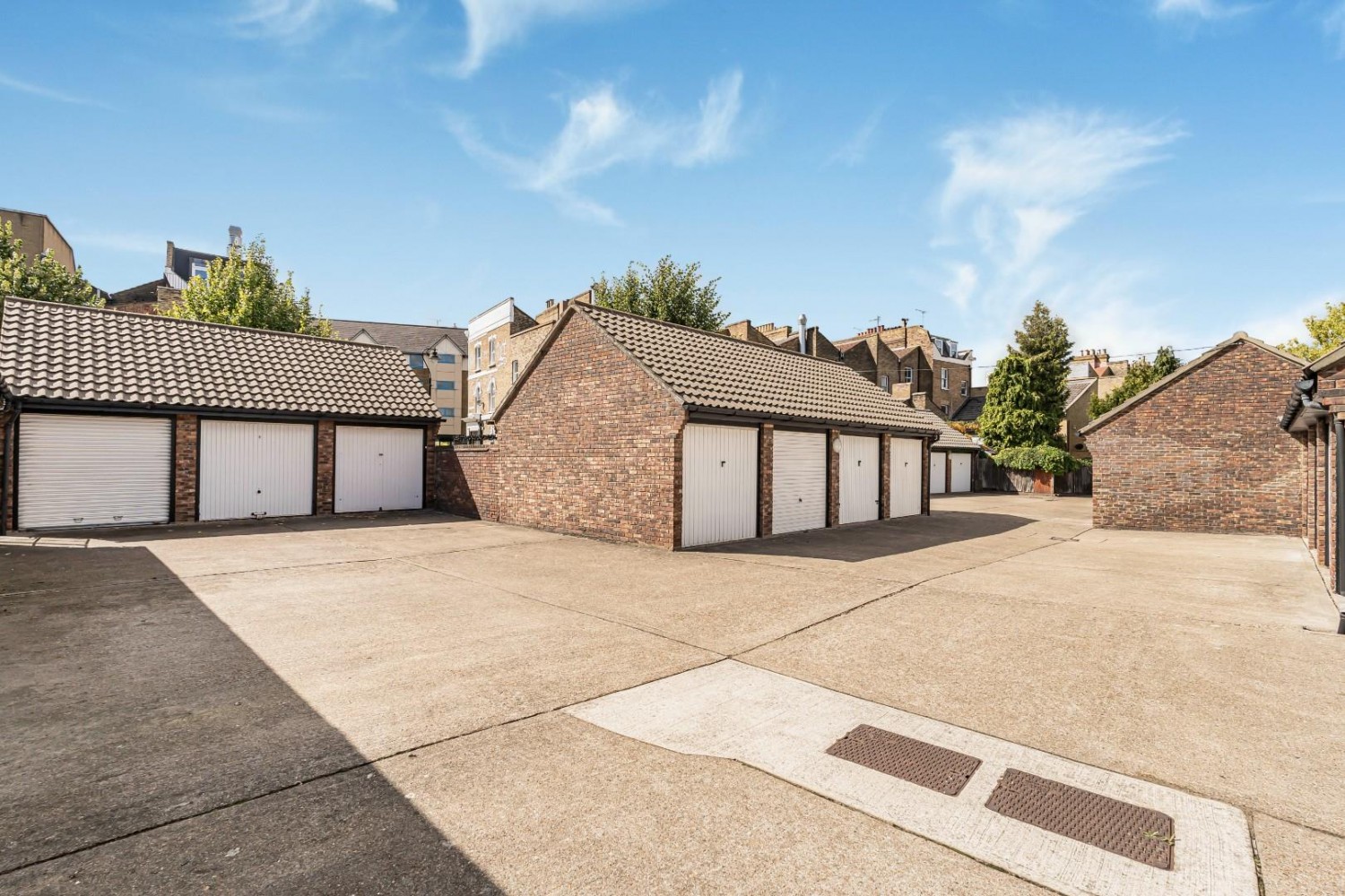 Allendale Close, London, SE5