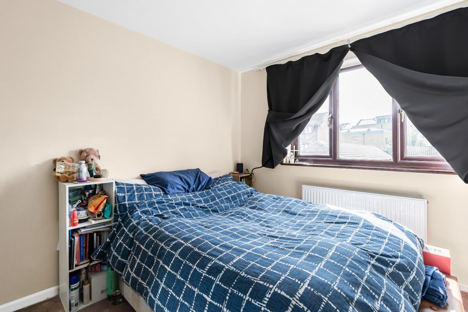 Allendale Close, London, SE5