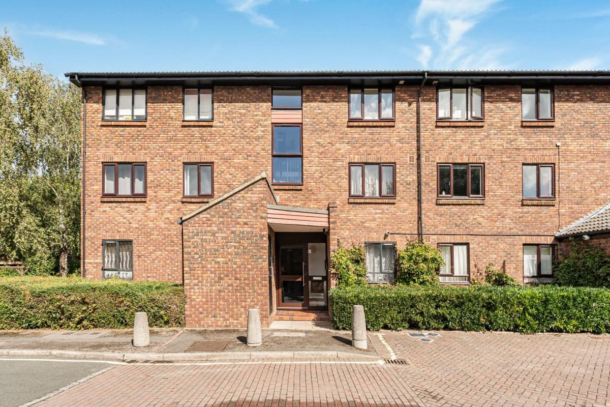 Allendale Close, London, SE5