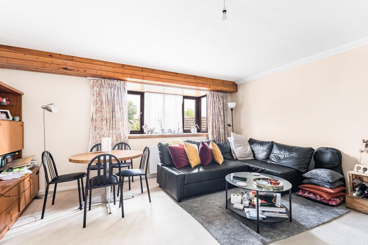 Allendale Close, London, SE5