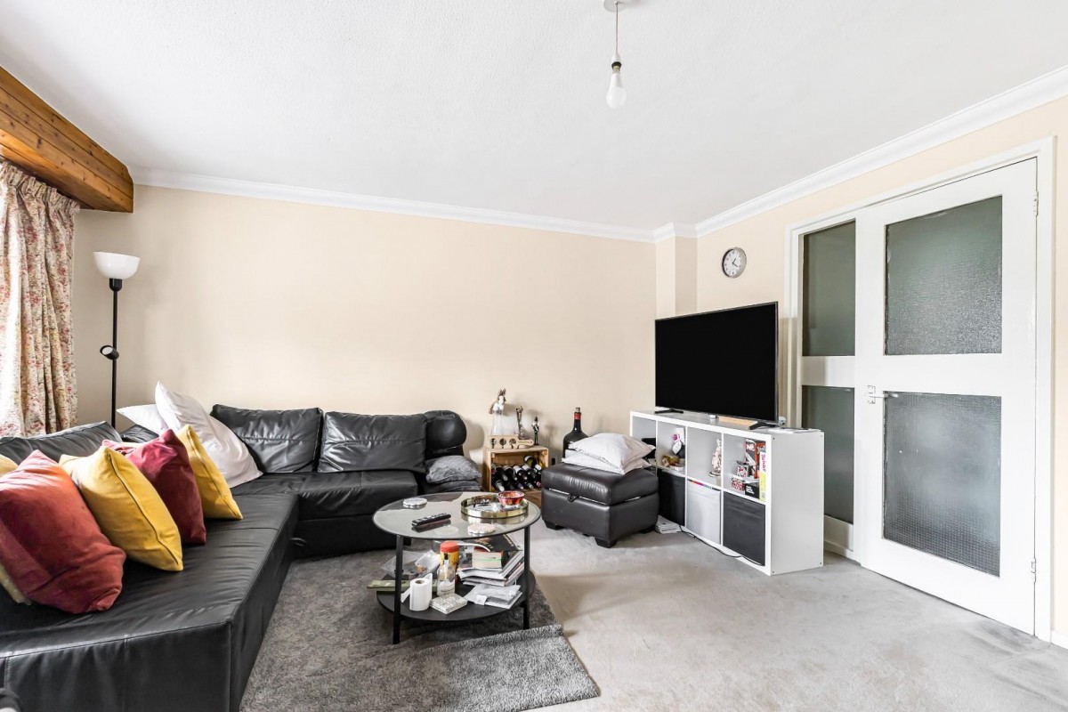 Allendale Close, London, SE5