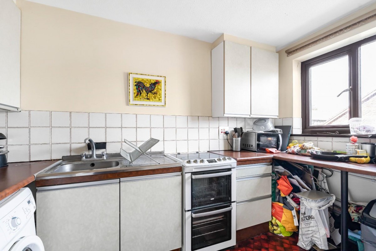 Allendale Close, London, SE5