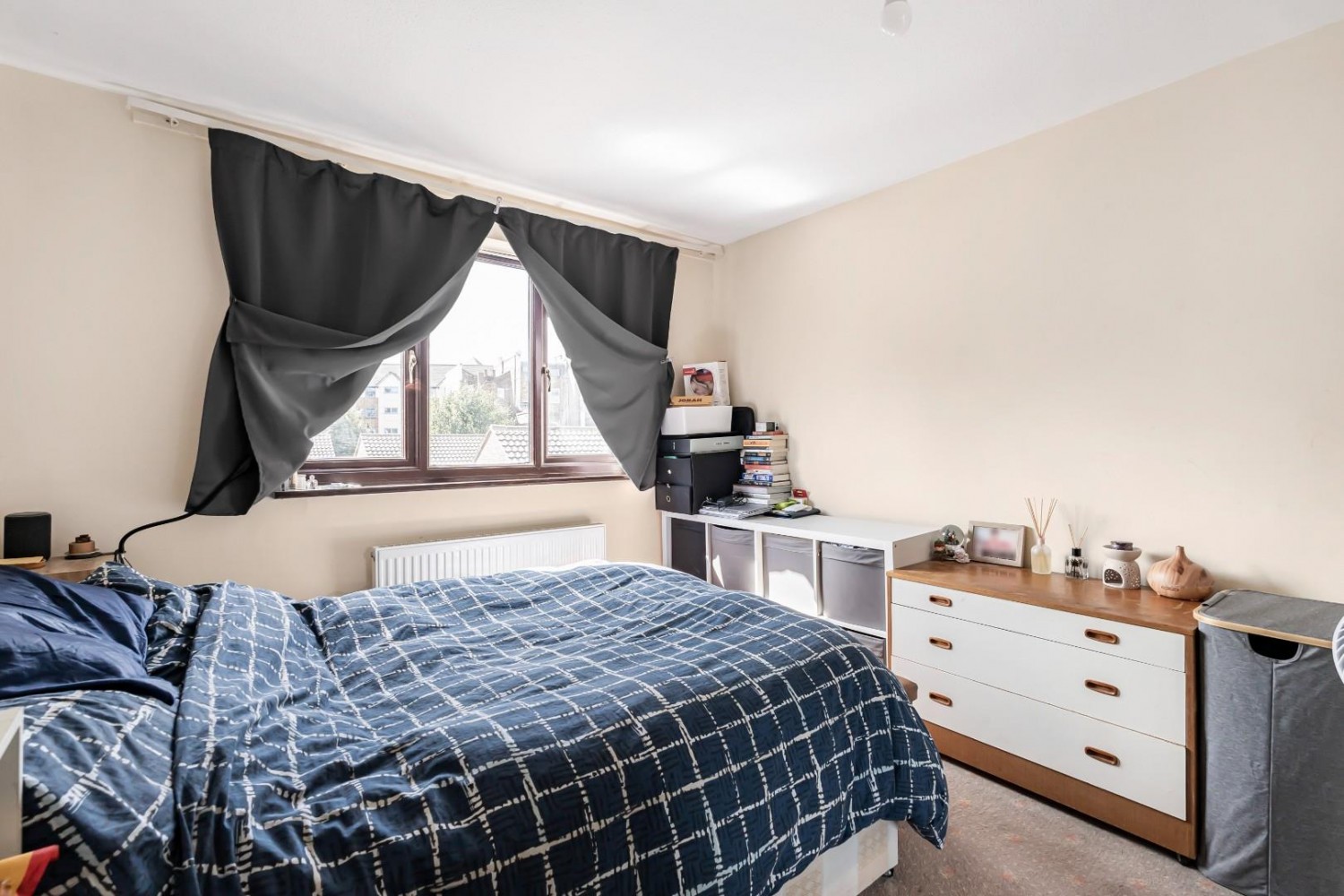 Allendale Close, London, SE5