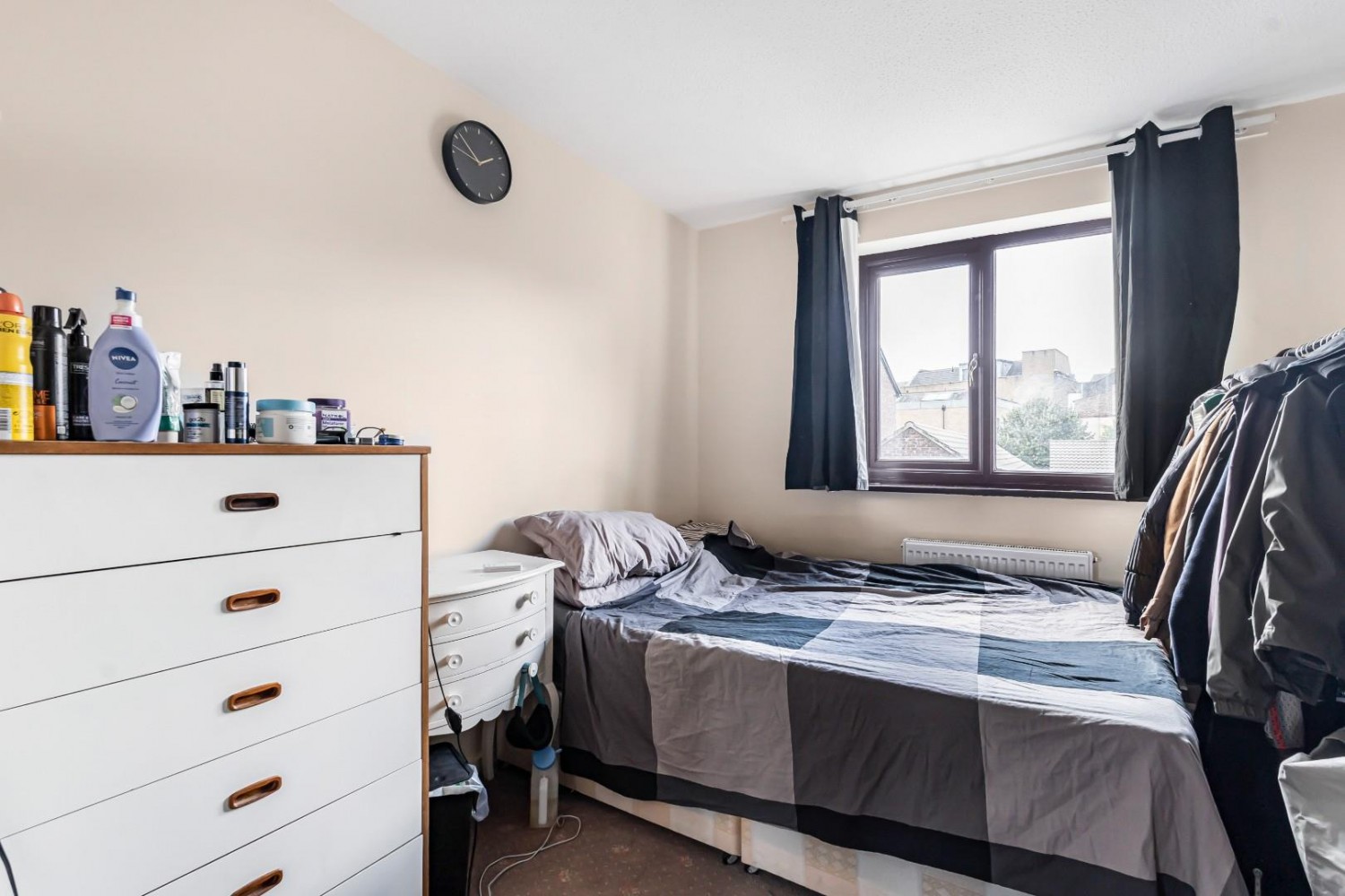 Allendale Close, London, SE5