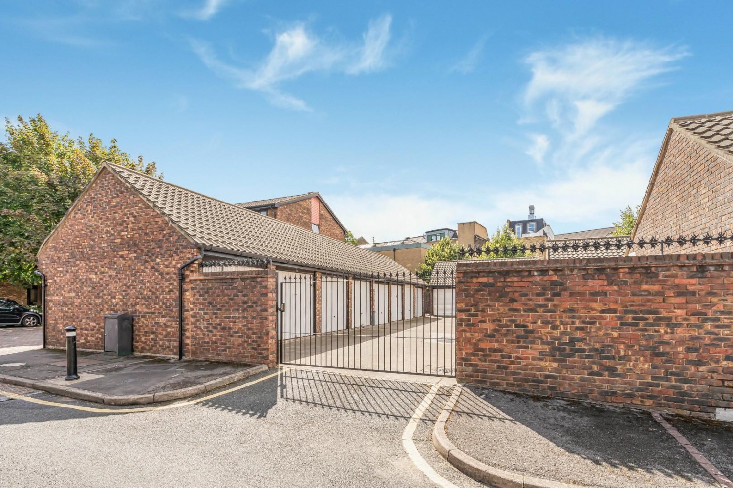 Allendale Close, London, SE5