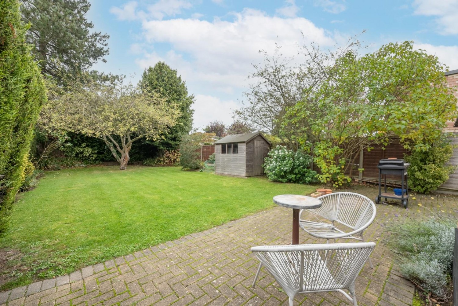 Sanderstead Ave, London, Childs Hill NW2