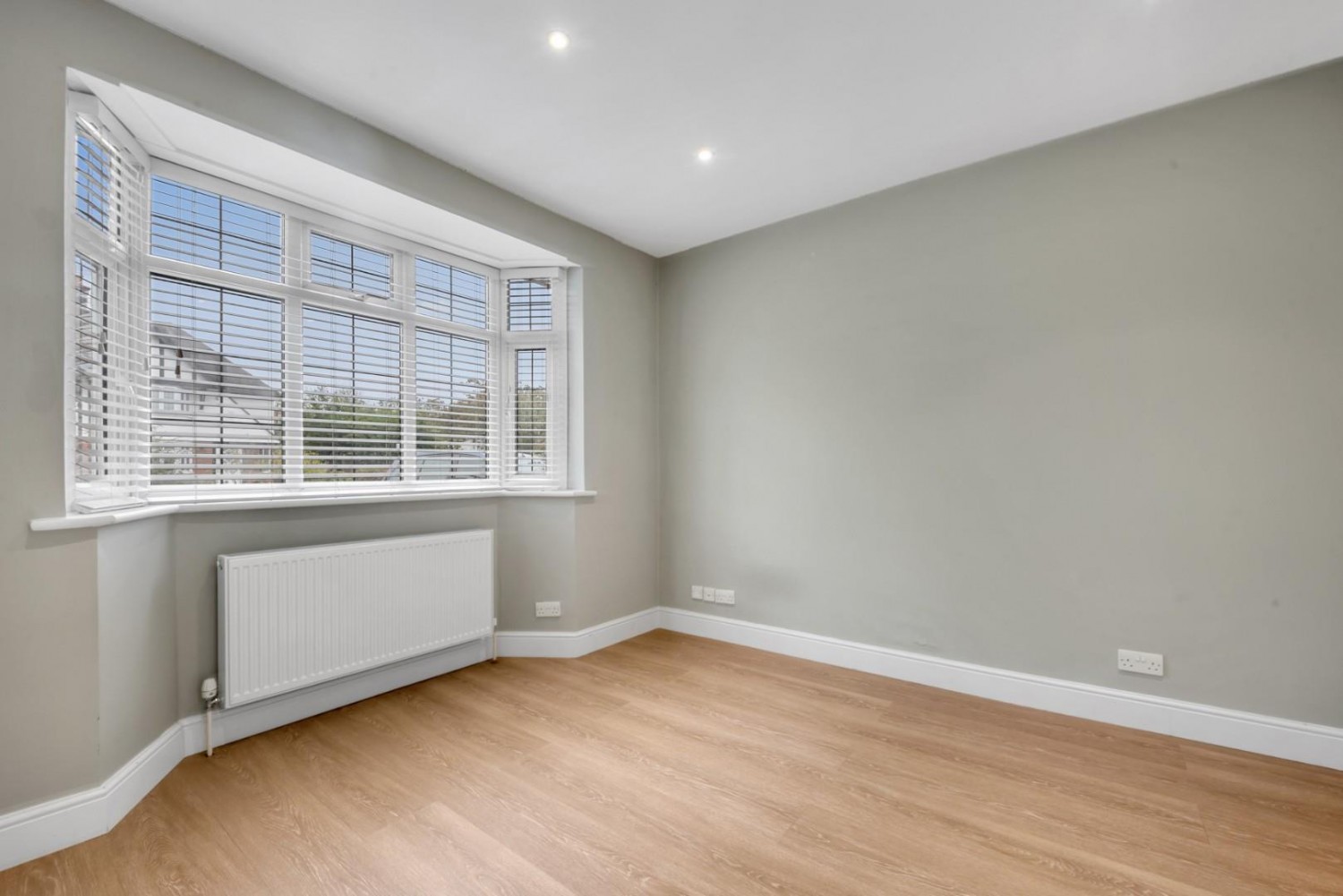 Sanderstead Ave, London, Childs Hill NW2