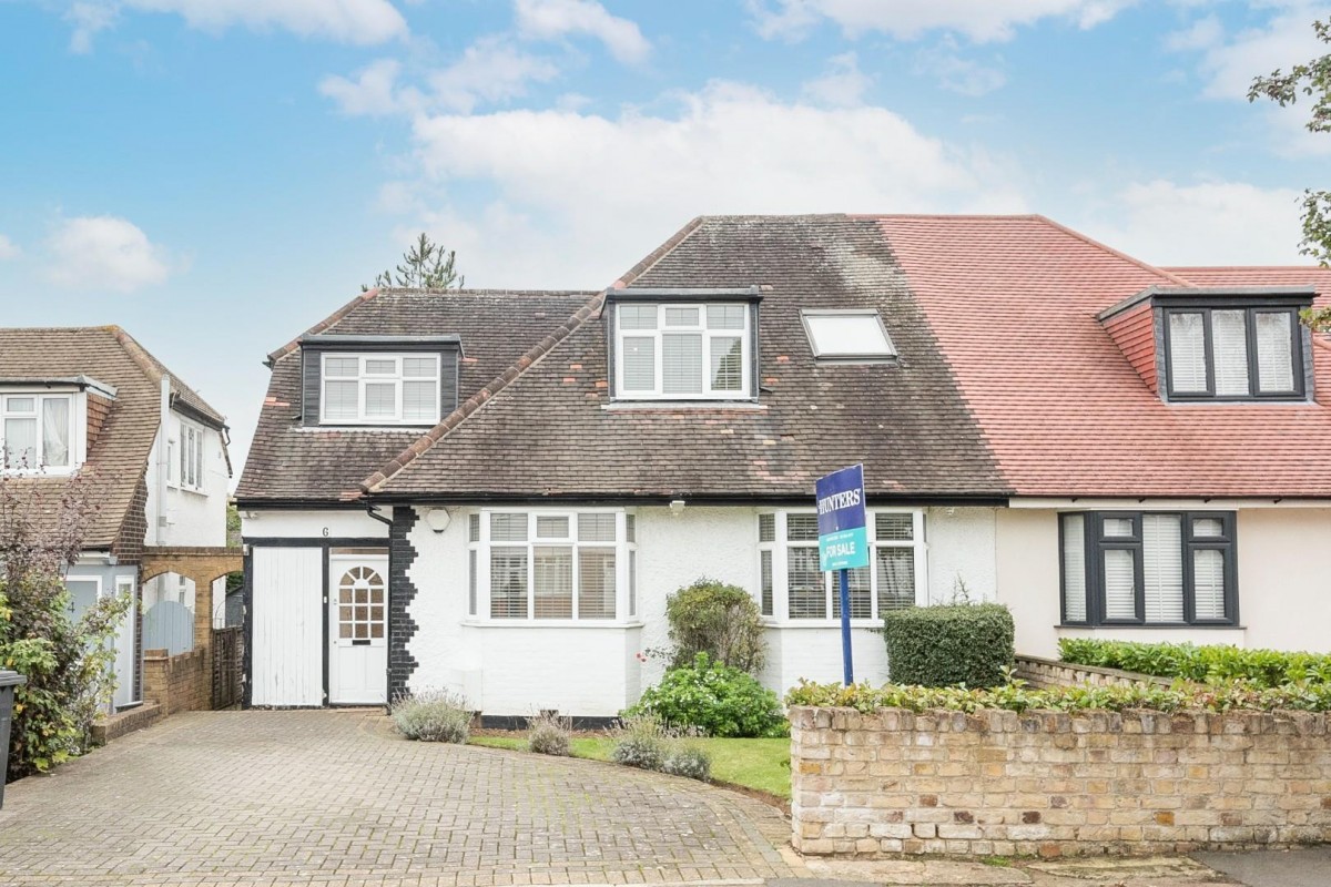 Sanderstead Ave, London, Childs Hill NW2