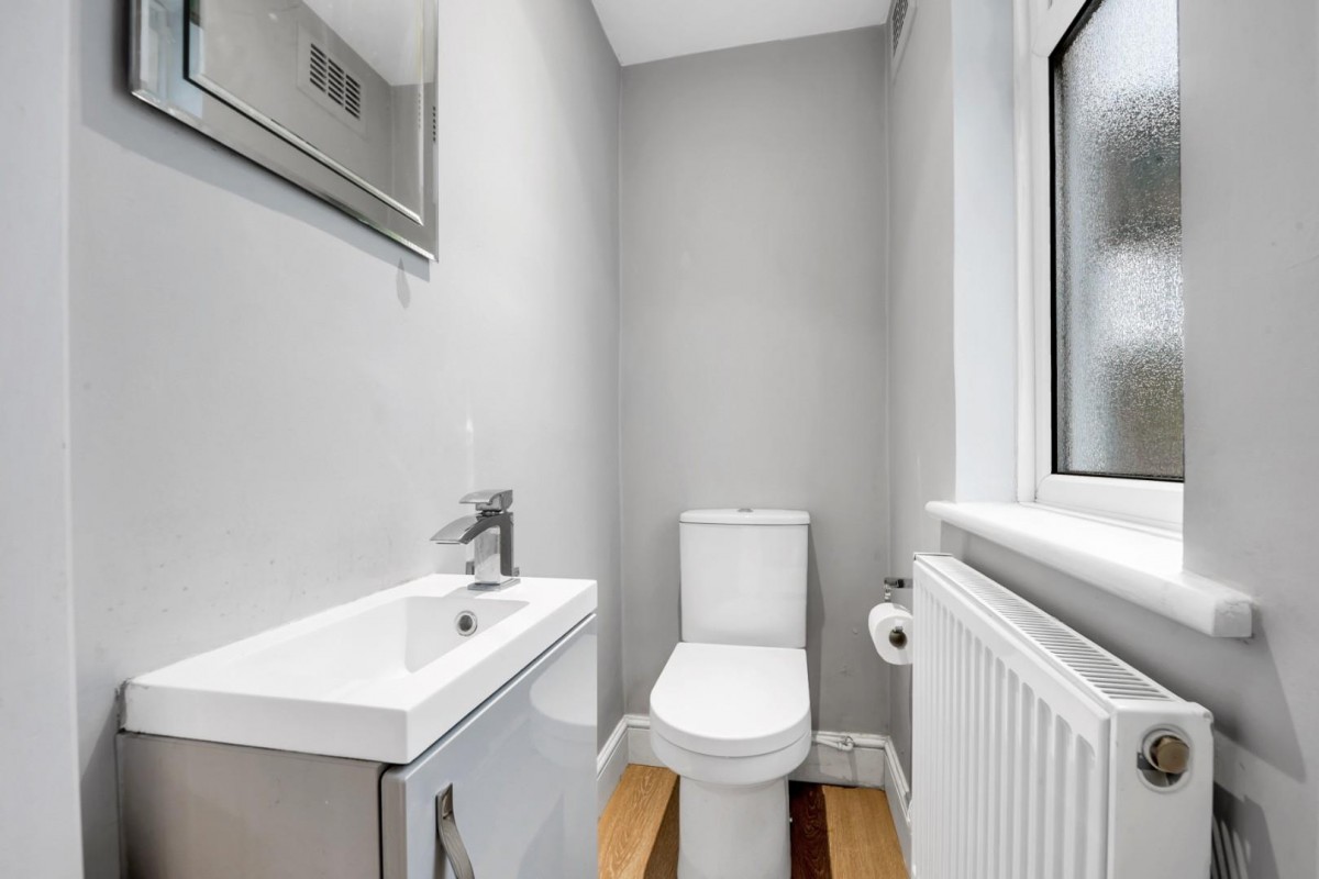 Sanderstead Ave, London, Childs Hill NW2