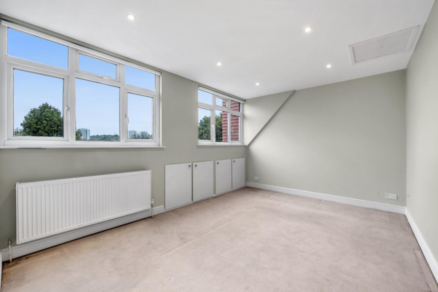 Sanderstead Ave, London, Childs Hill NW2