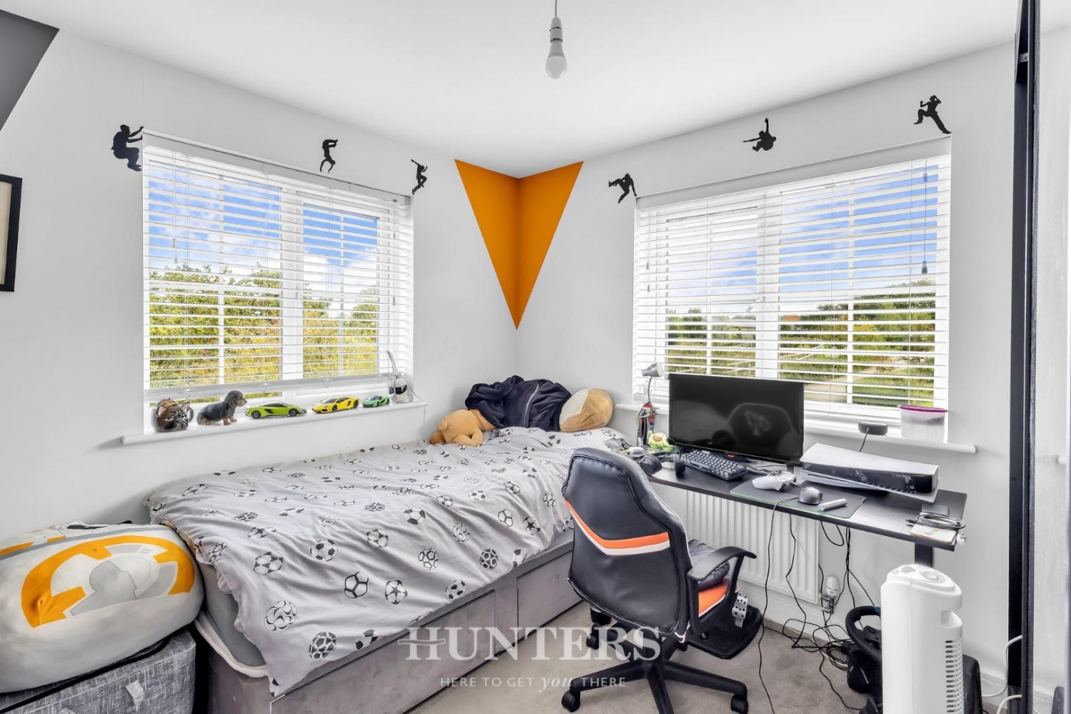 Harter Close, Middleton M24