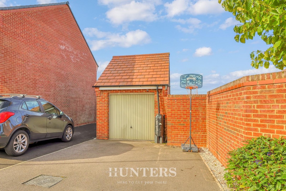 Harter Close, Middleton M24