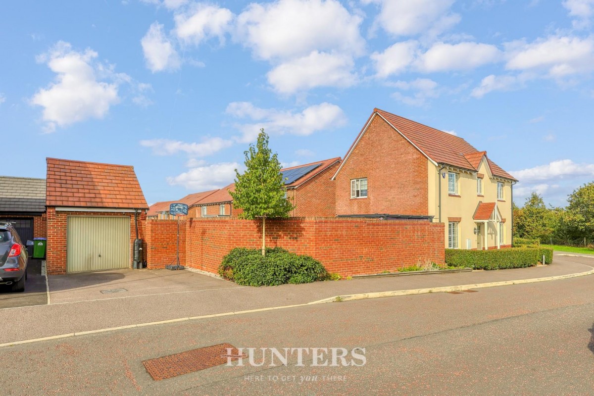 Harter Close, Middleton M24