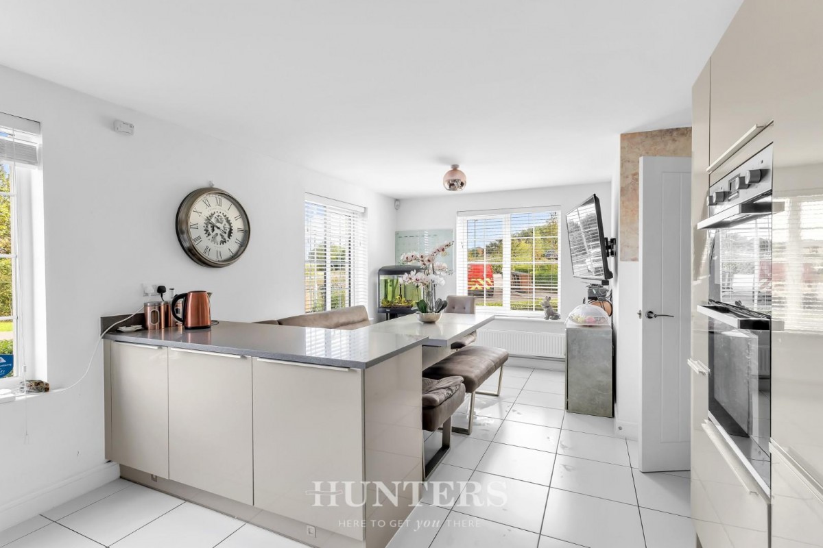 Harter Close, Middleton M24