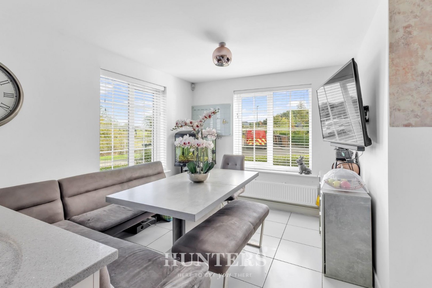 Harter Close, Middleton M24