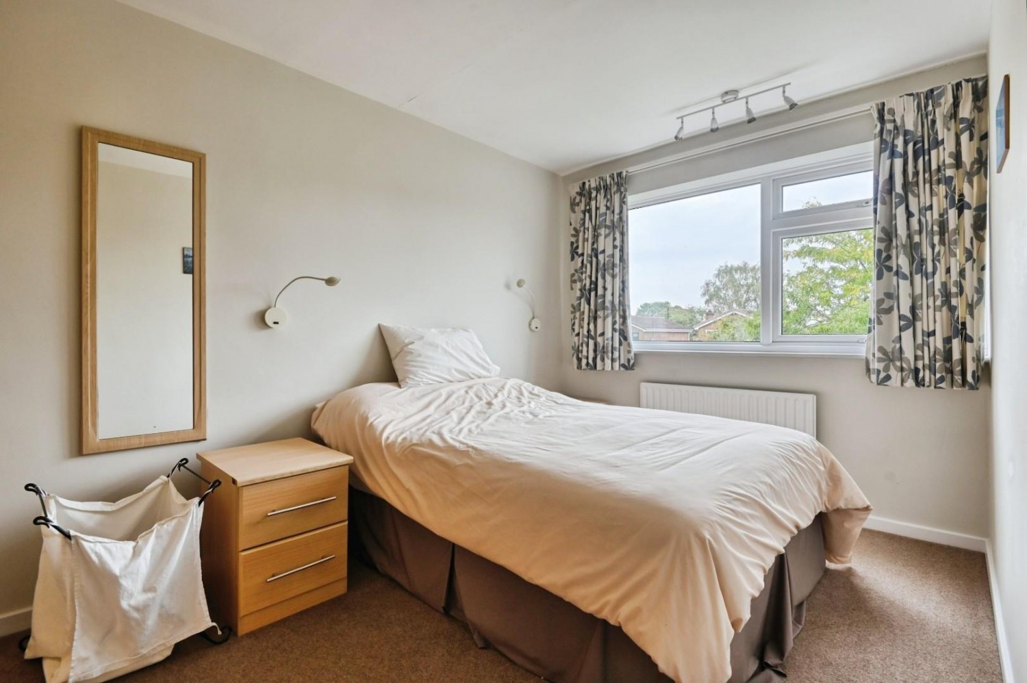 Falna Crescent, Tamworth