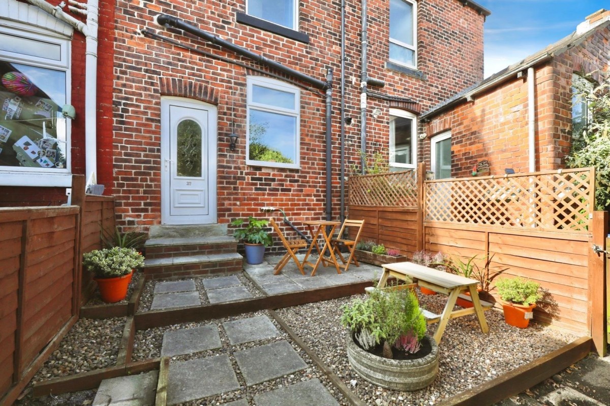 Woodbank Crescent, Meersbrook, Sheffield, S8 9EF