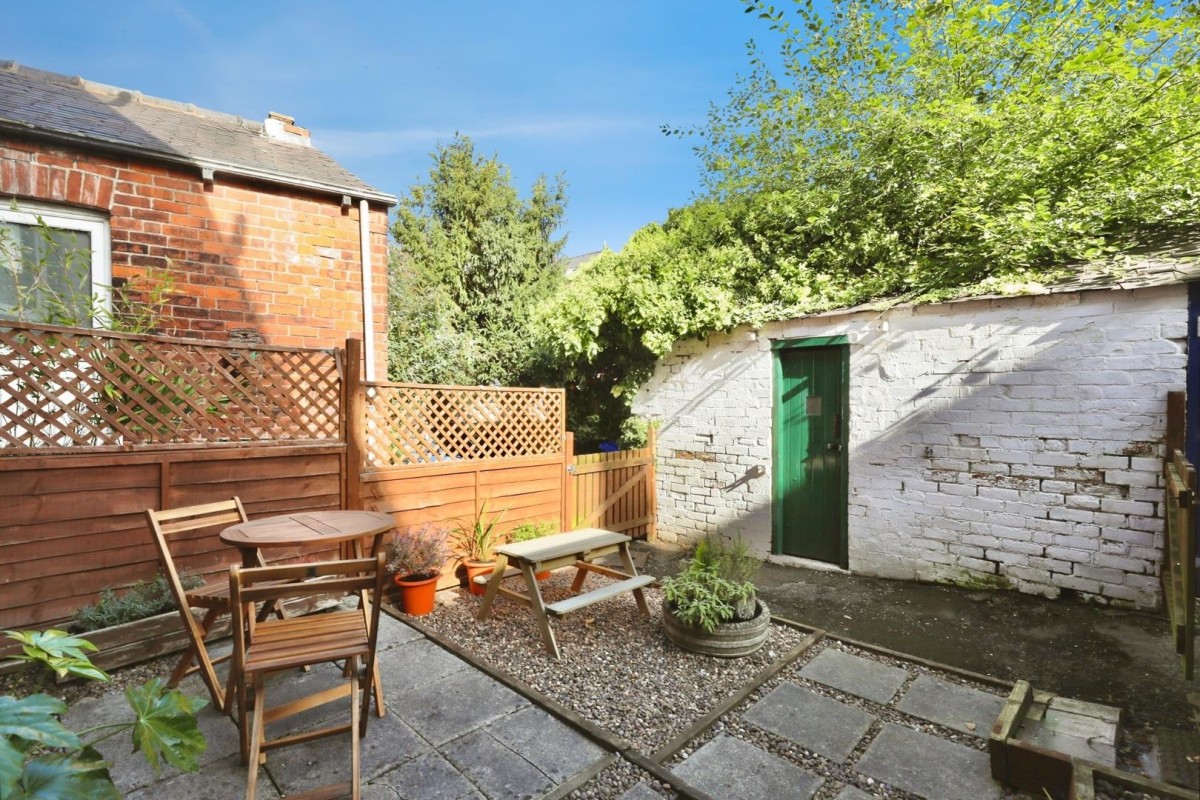 Woodbank Crescent, Meersbrook, Sheffield, S8 9EF