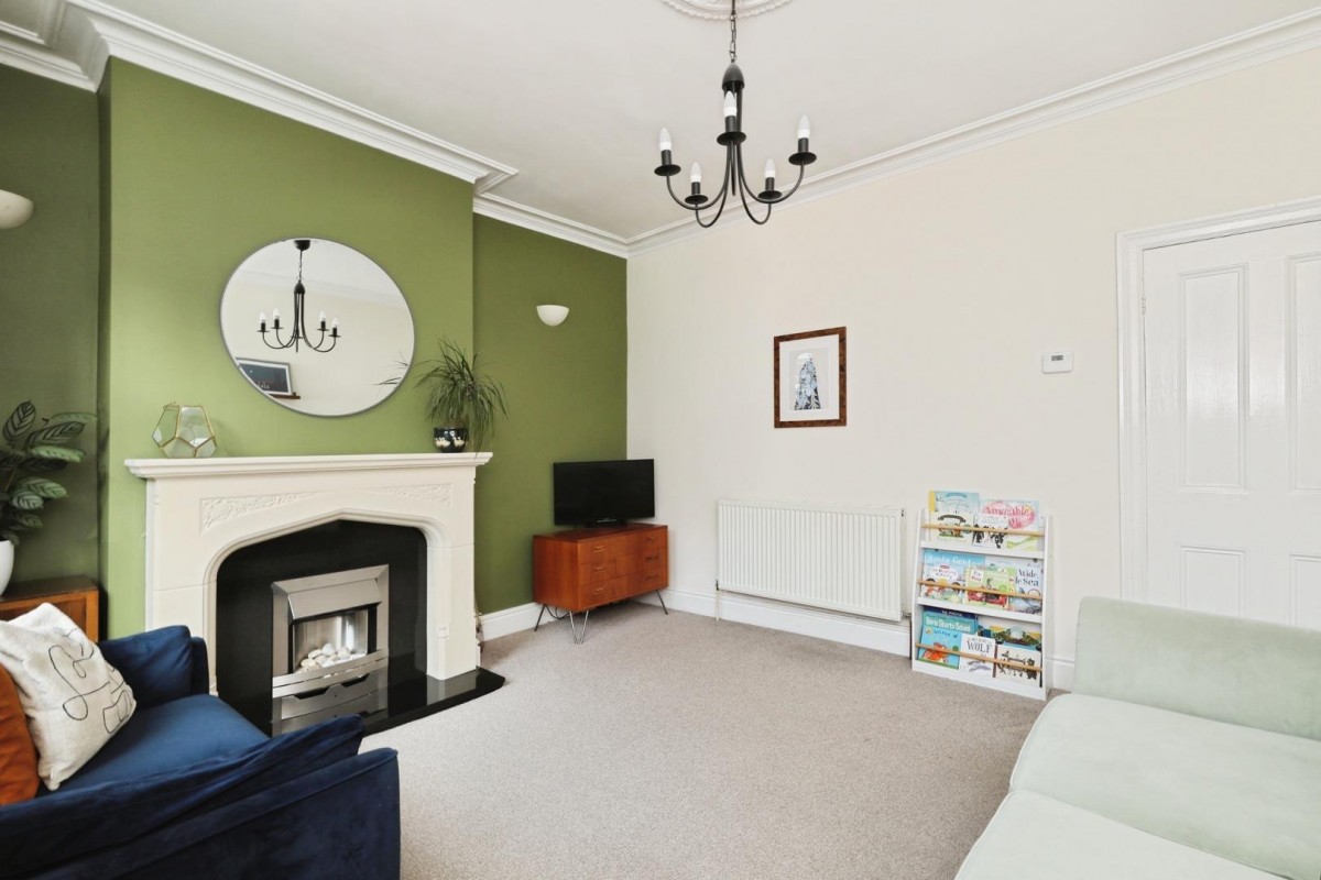 Woodbank Crescent, Meersbrook, Sheffield, S8 9EF