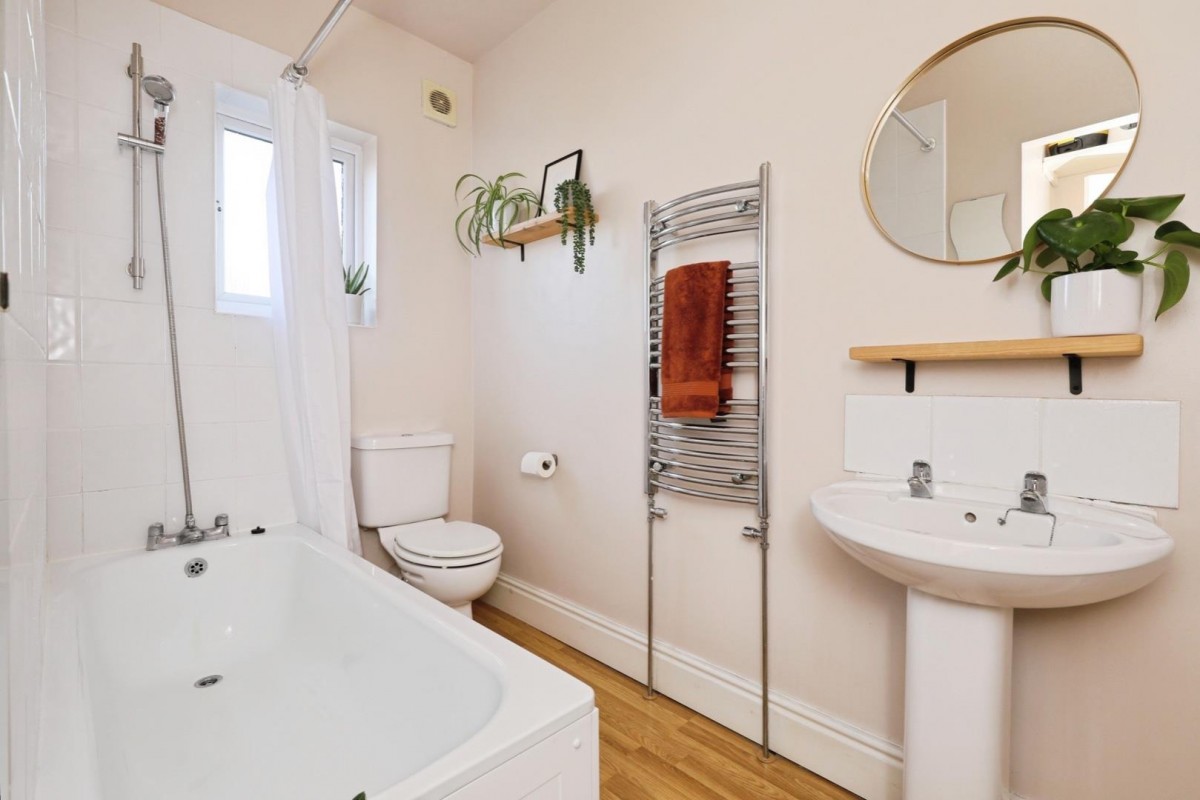 Woodbank Crescent, Meersbrook, Sheffield, S8 9EF