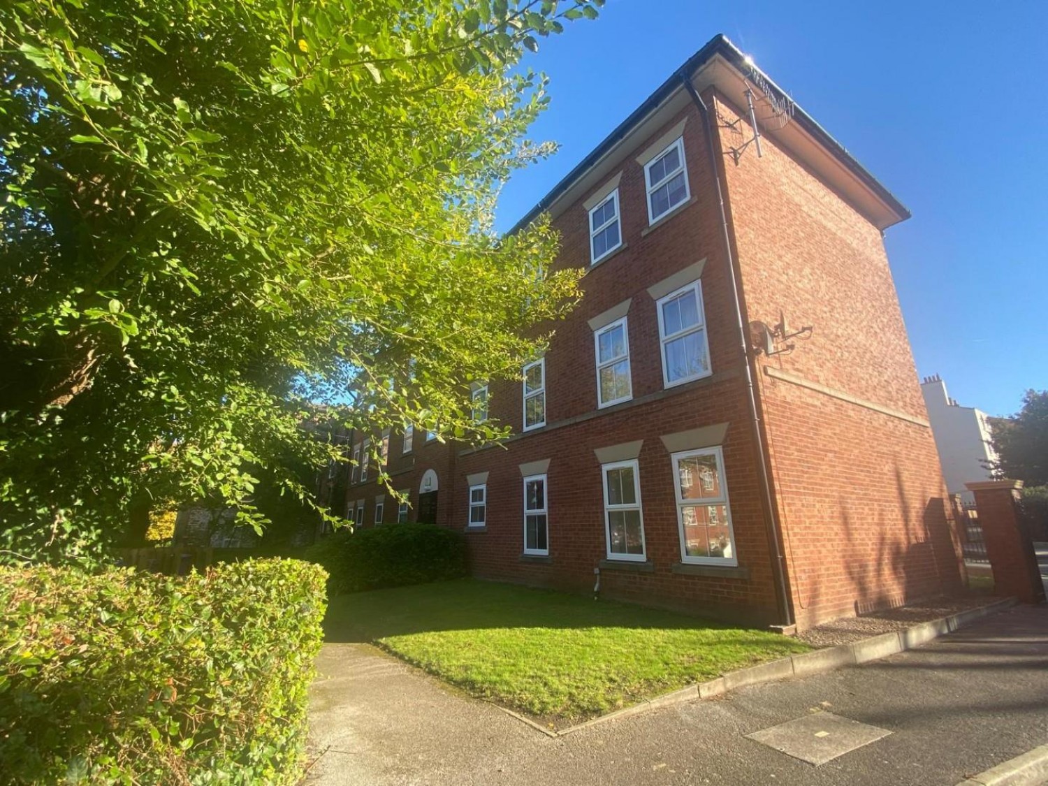 Anglican Court, Liverpool
