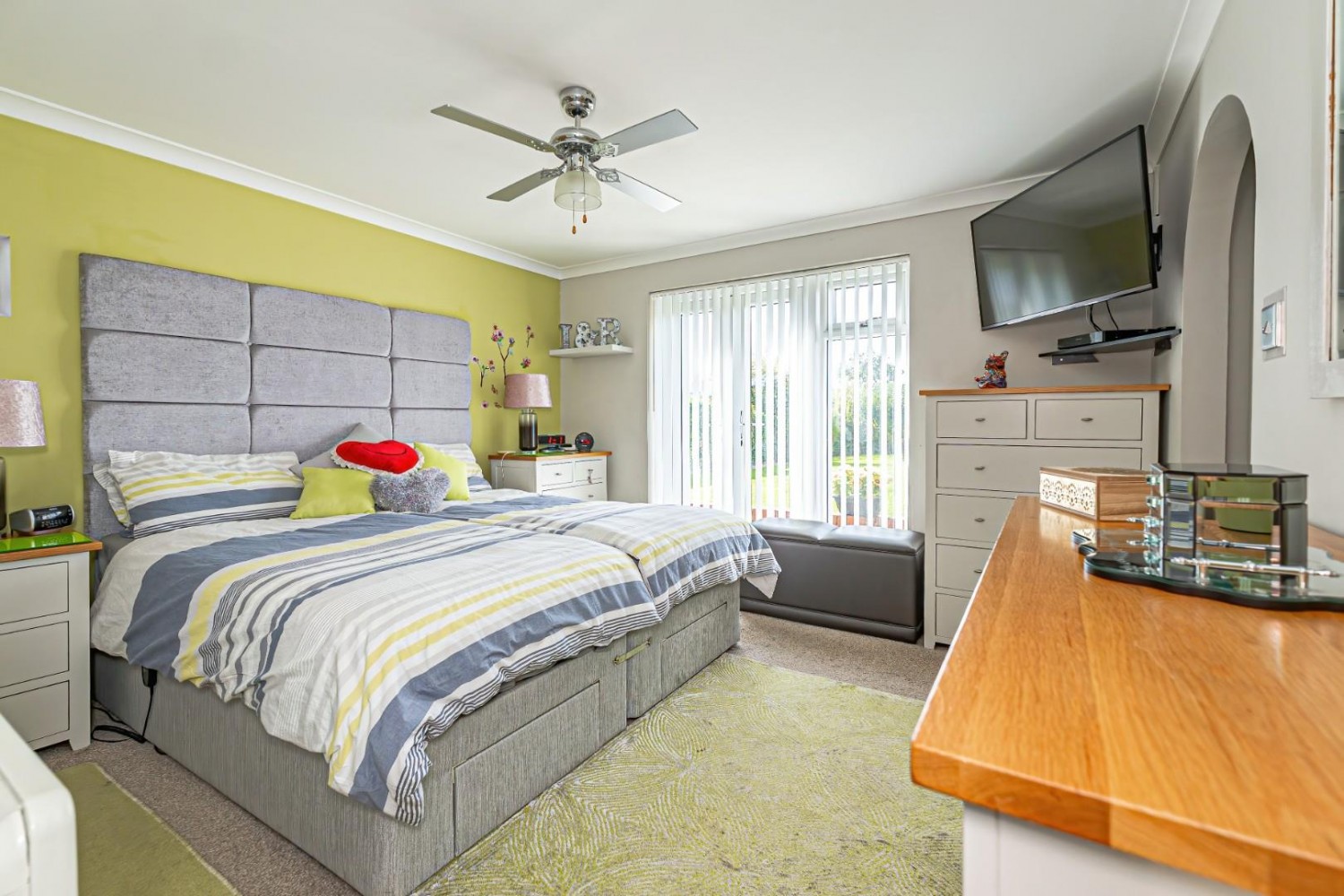 Hill Close, Wingfield