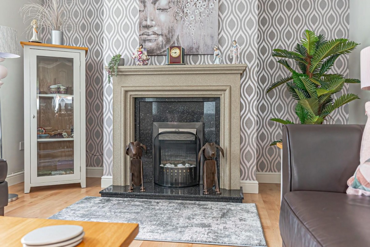 Hill Close, Wingfield