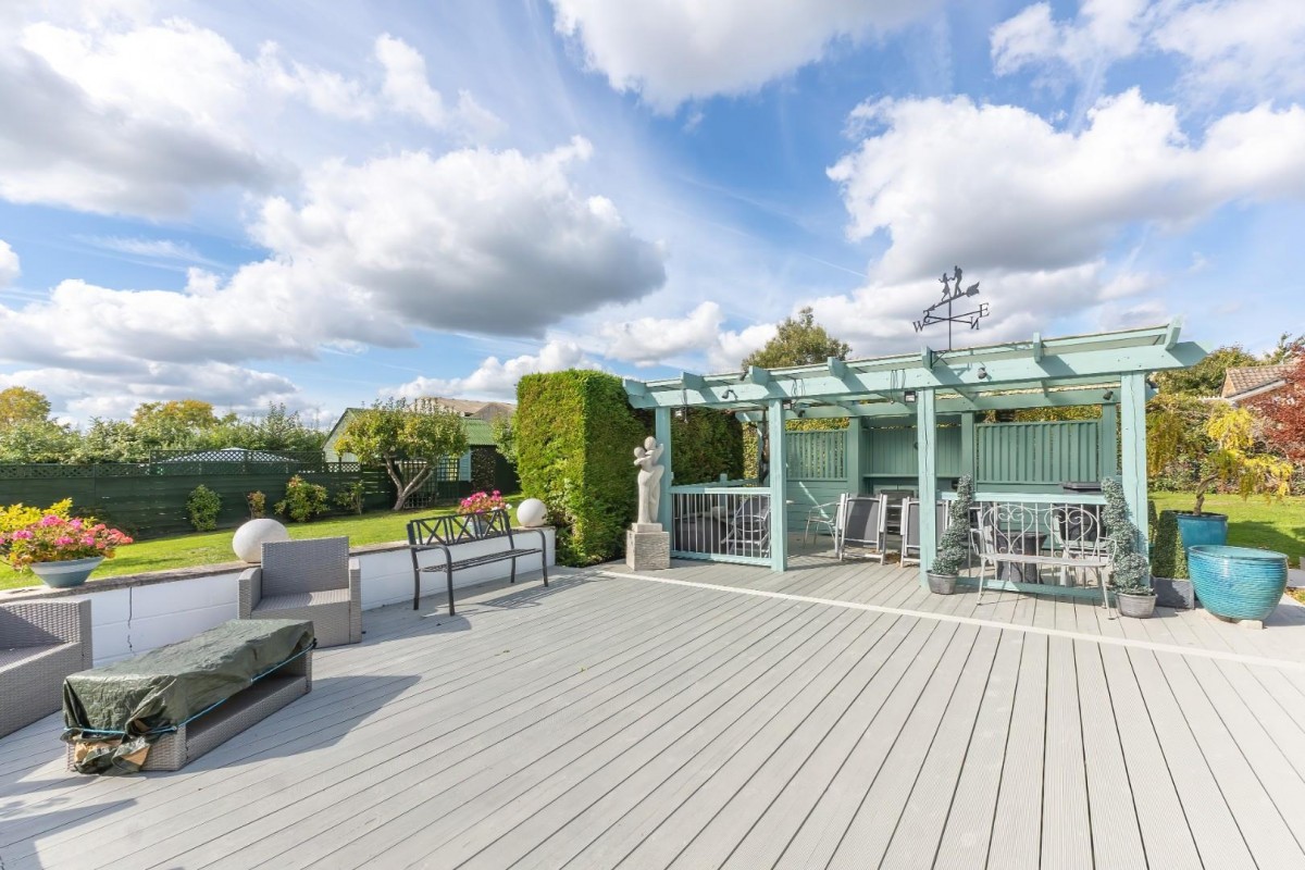 Hill Close, Wingfield