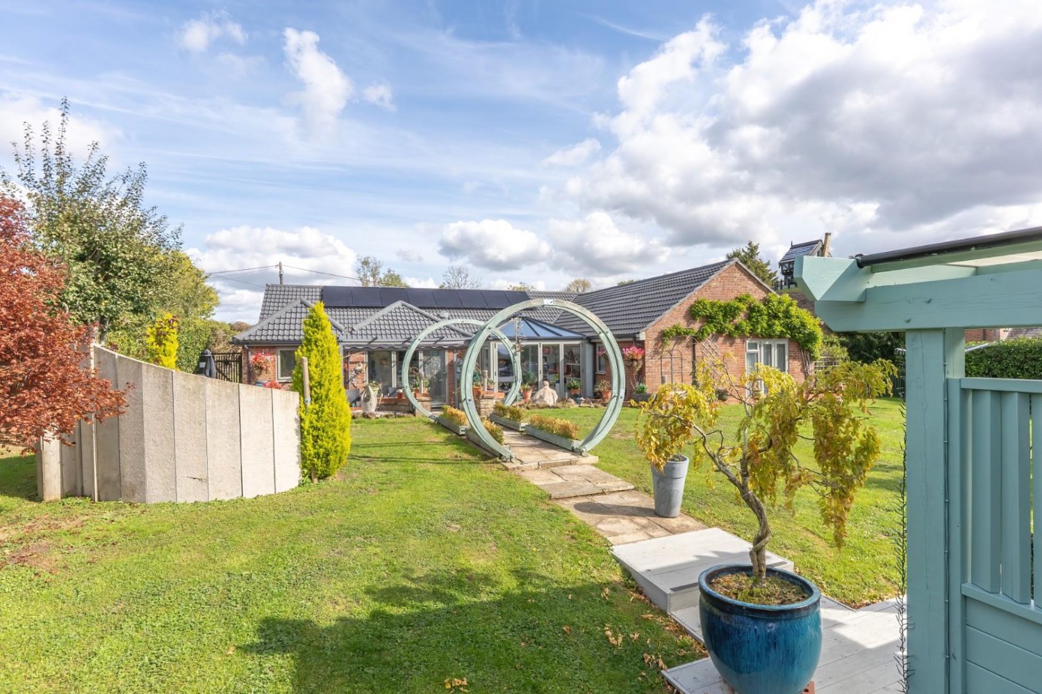 Hill Close, Wingfield