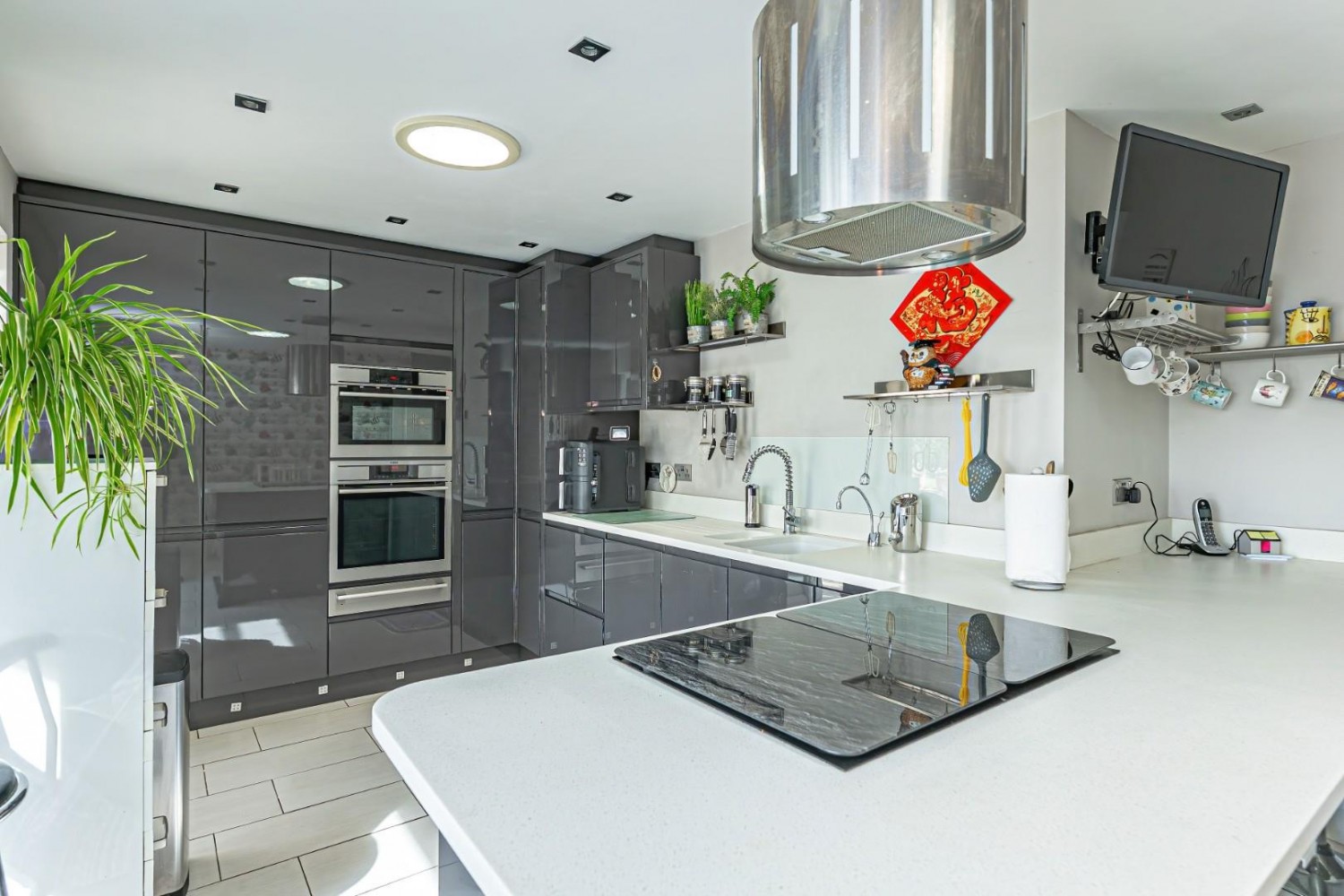 Hill Close, Wingfield