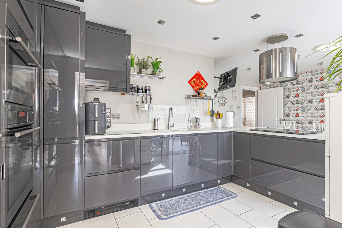 Hill Close, Wingfield