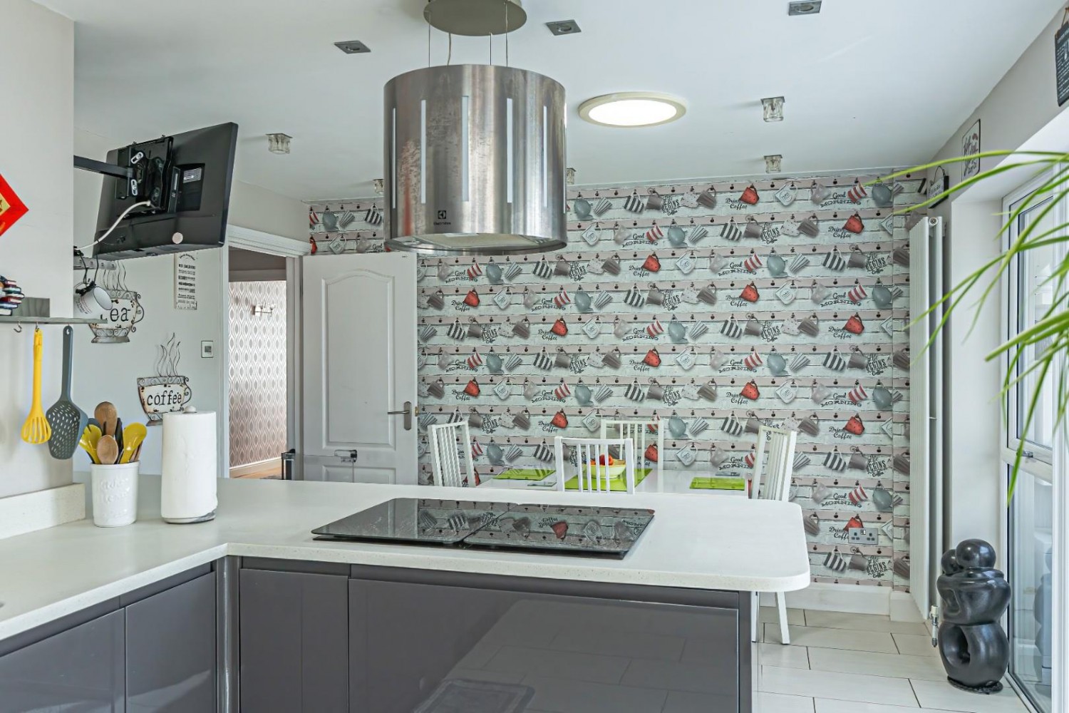 Hill Close, Wingfield