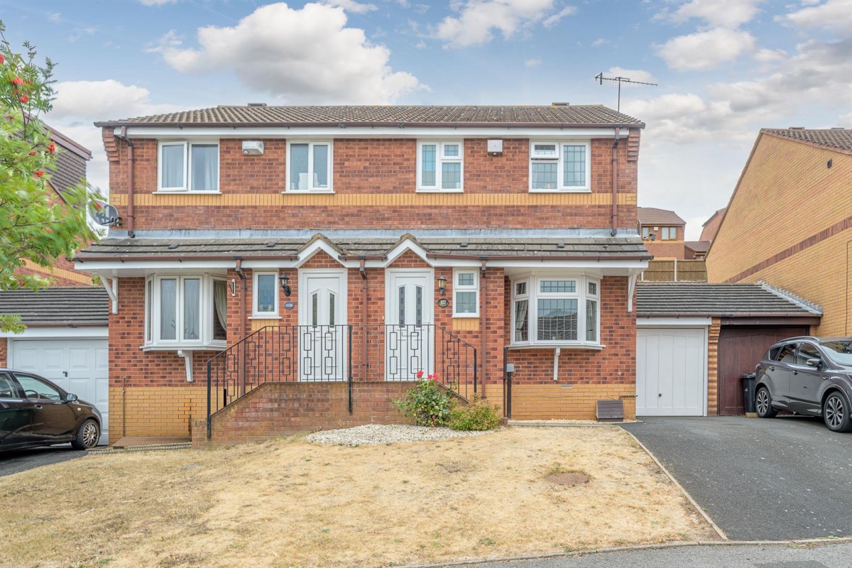 Surrey Drive, Kingswinford, DY6 8HR