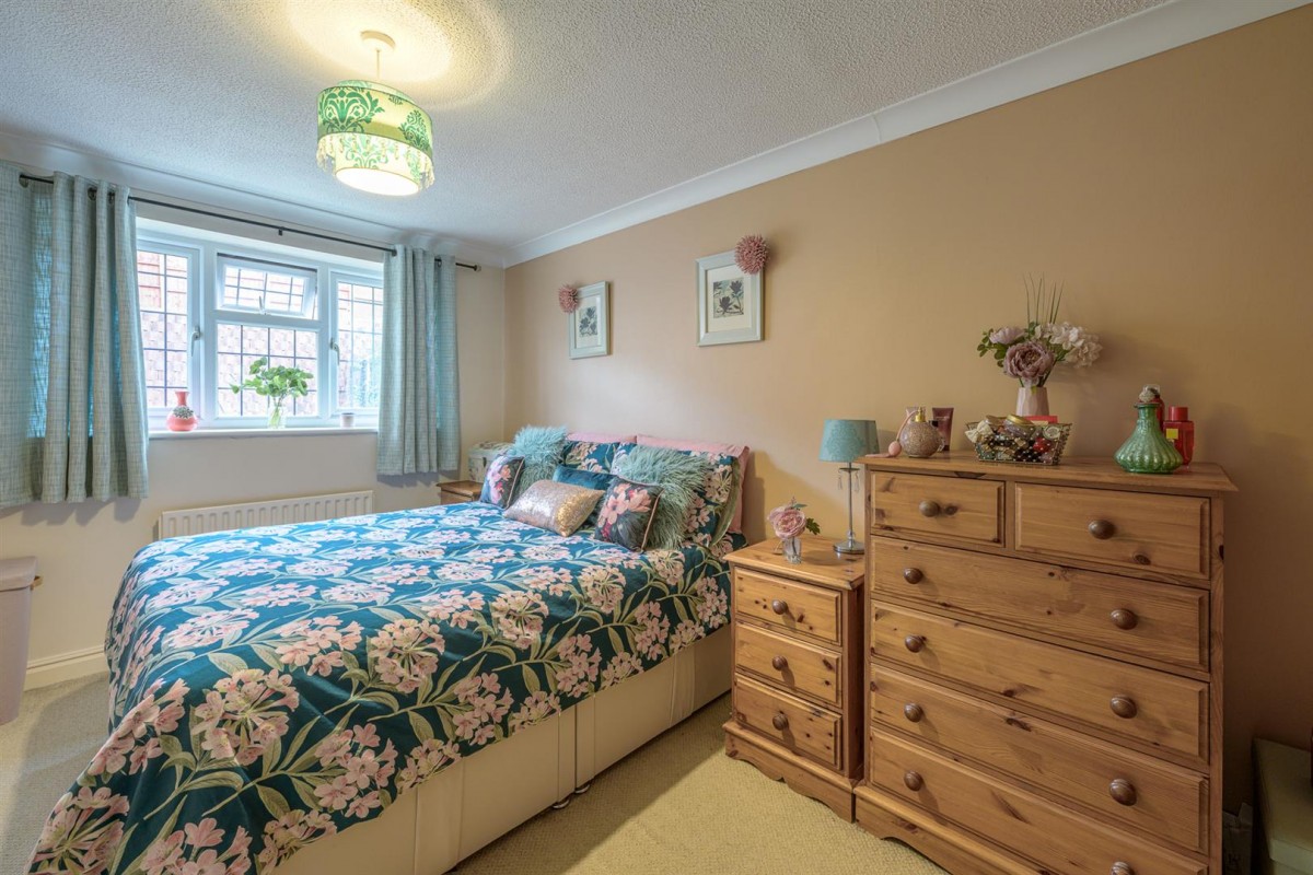 Surrey Drive, Kingswinford, DY6 8HR