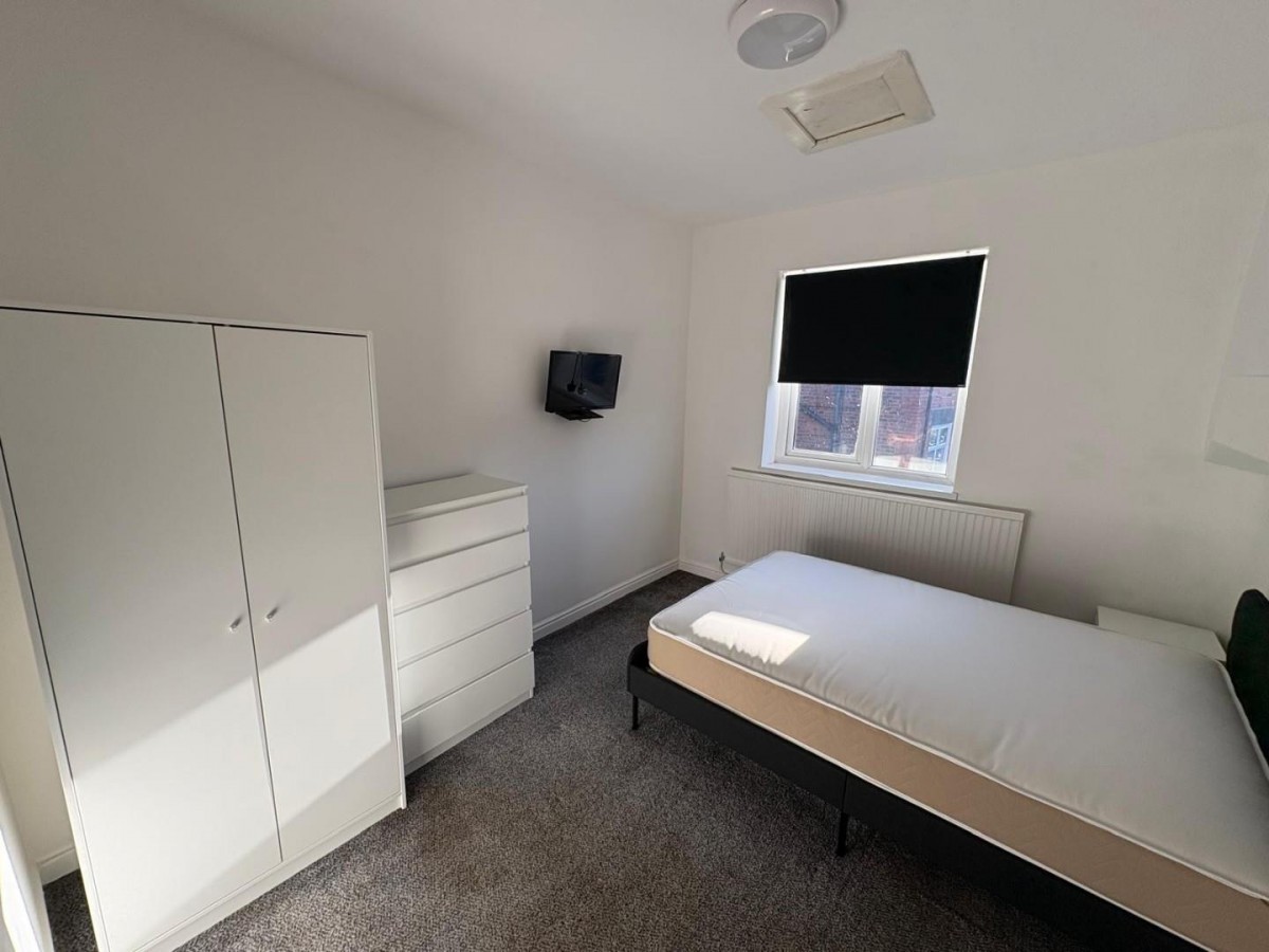 Room 2, Hollins Road, Oldham