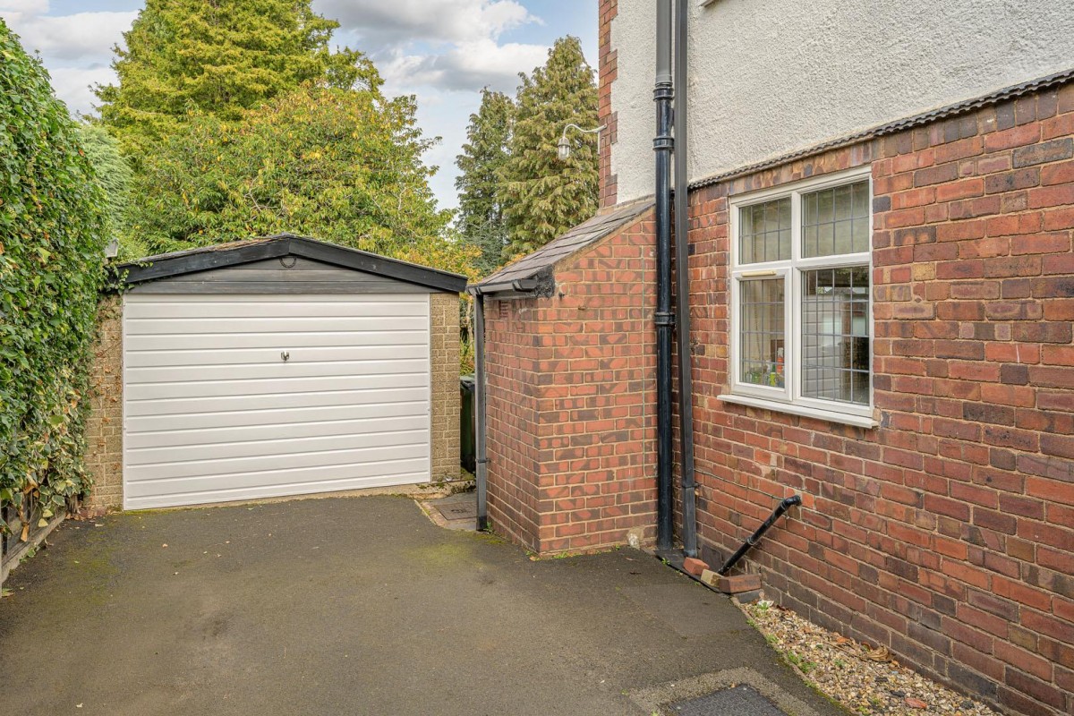 Greyhound Lane, Norton, DY8 3AG