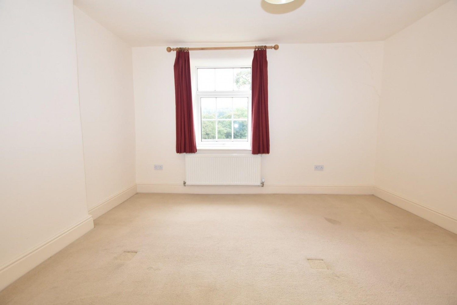 New Road, Holymoorside, Chesterfield, S42 7EN