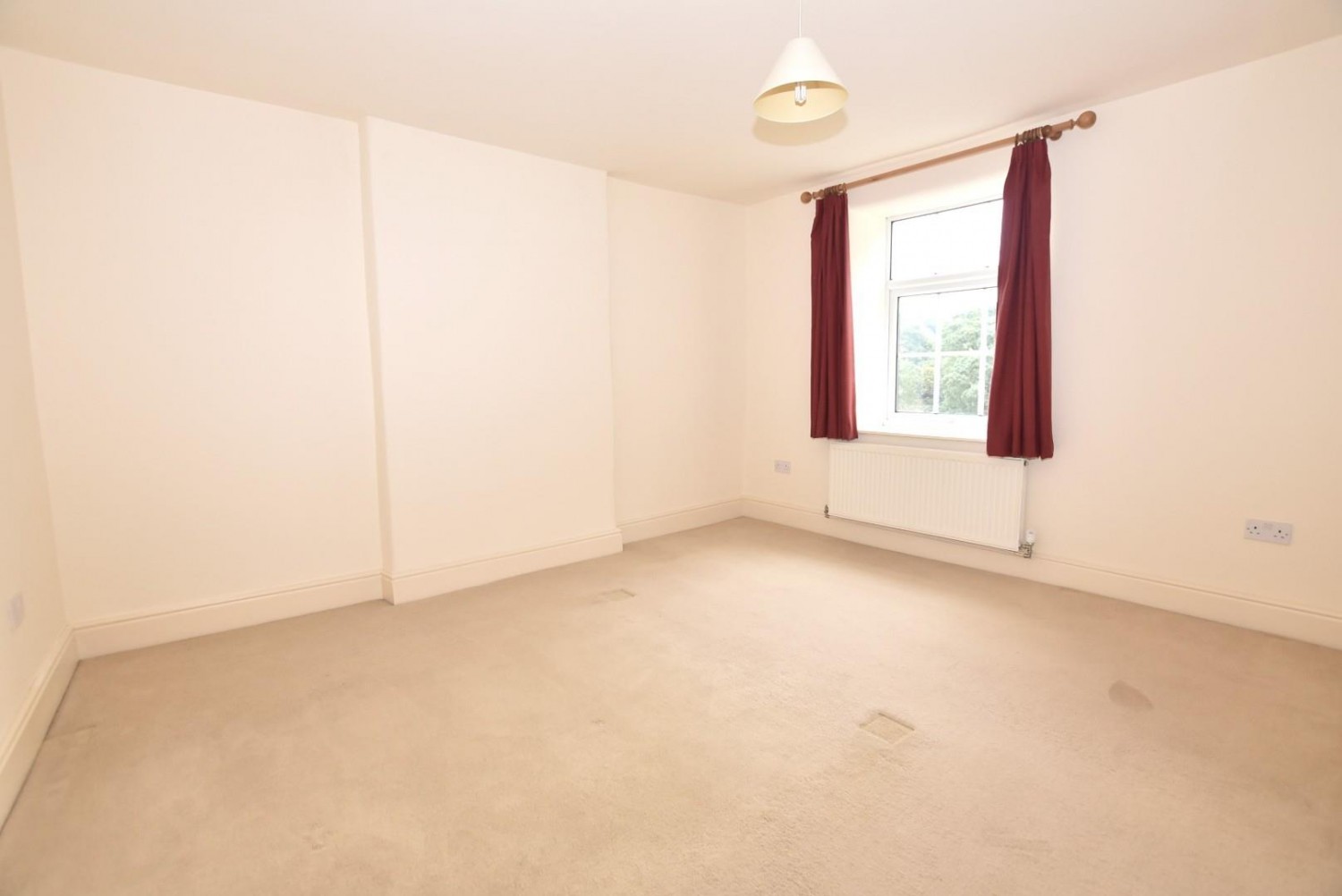 New Road, Holymoorside, Chesterfield, S42 7EN