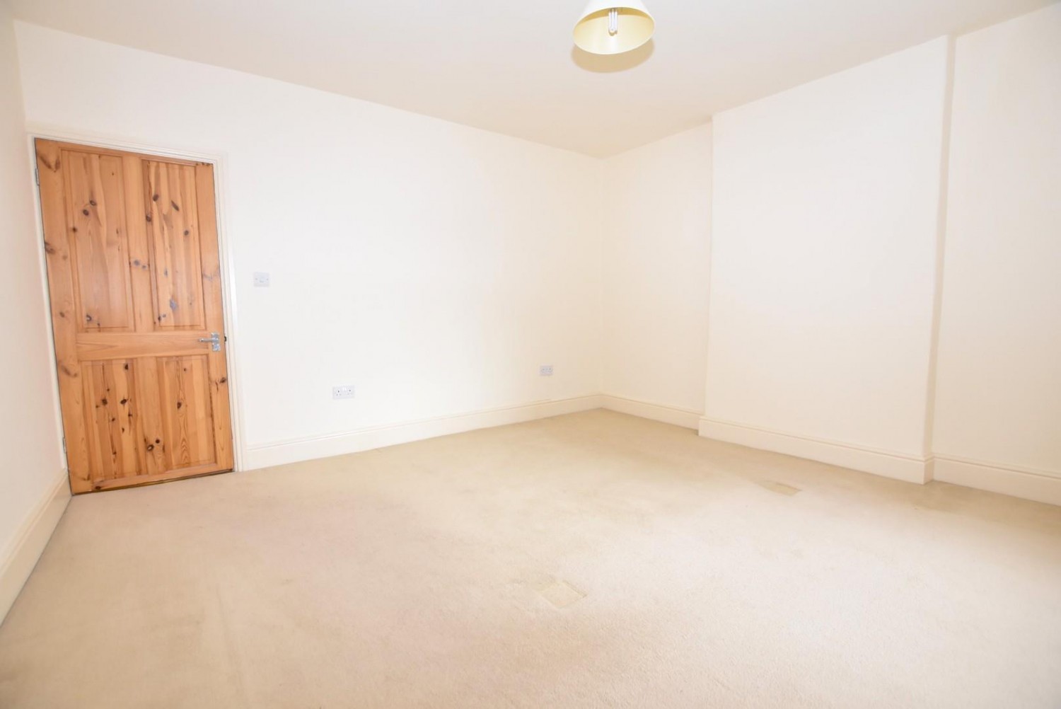 New Road, Holymoorside, Chesterfield, S42 7EN
