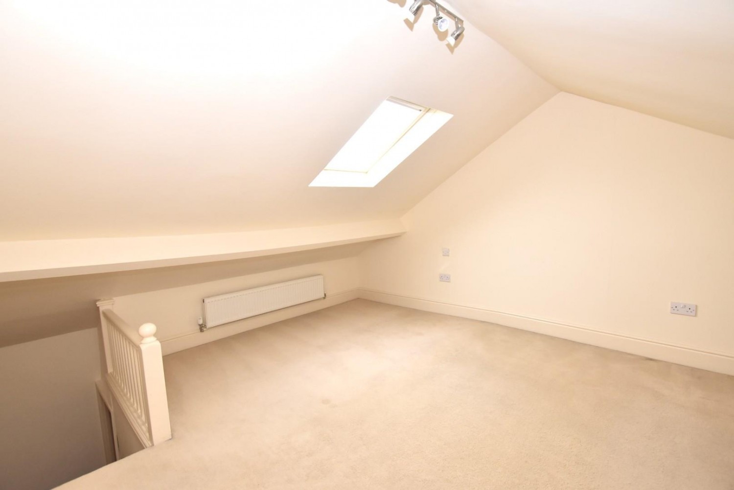 New Road, Holymoorside, Chesterfield, S42 7EN