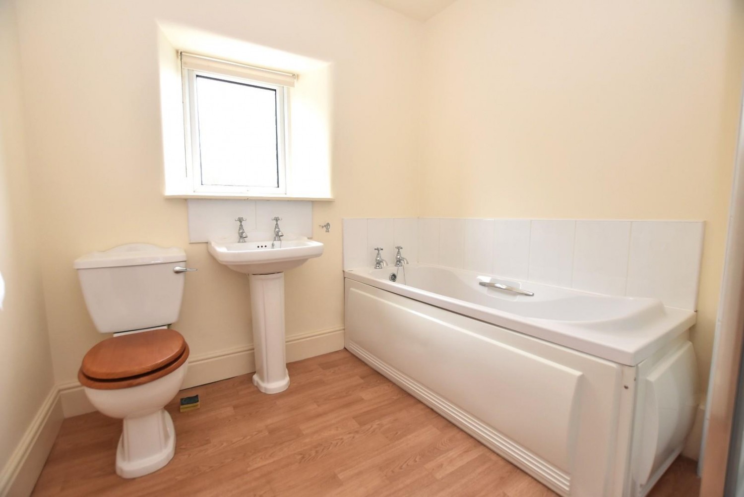 New Road, Holymoorside, Chesterfield, S42 7EN