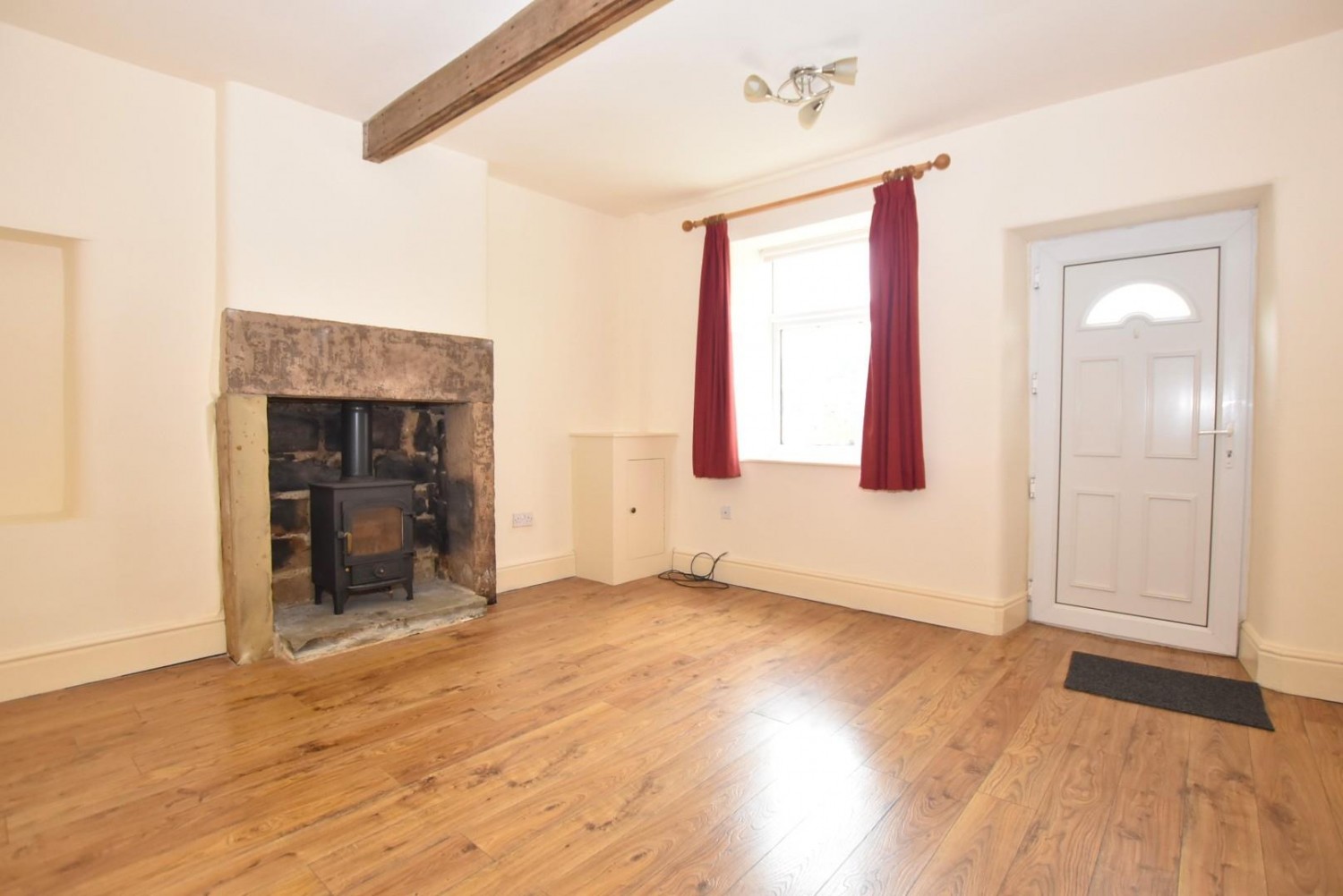 New Road, Holymoorside, Chesterfield, S42 7EN