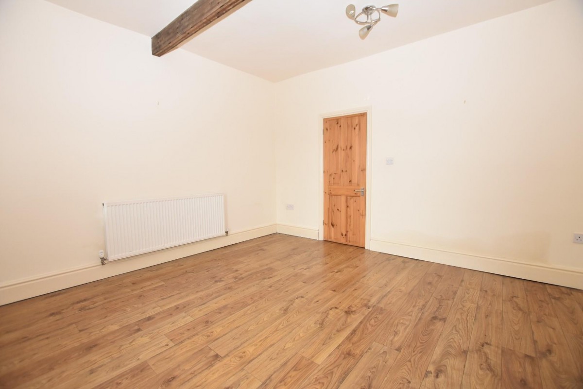 New Road, Holymoorside, Chesterfield, S42 7EN